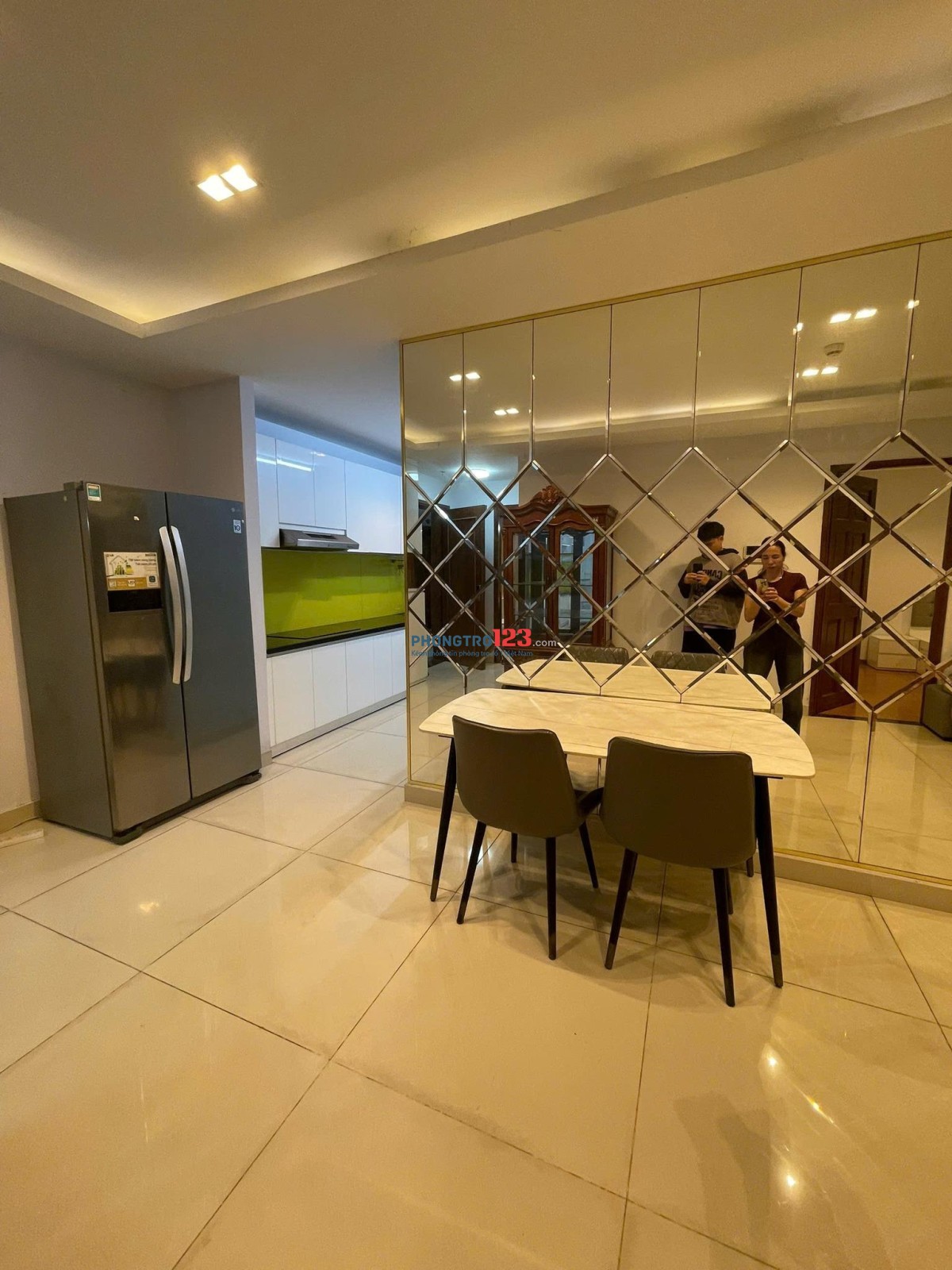 chung cư Satra Eximland Phú Nhuận có nội thất, 2p ngủ, ban công, giá 16tr