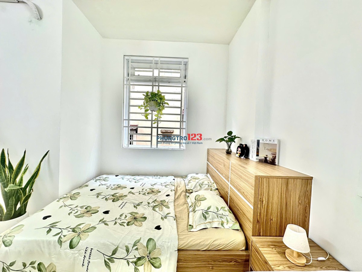 TRỌ BÌNH THẠNH GẦN ĐH VĂN LANG CHỢ BÀ CHIỂU STUDIO FULL NỘI THẤT CỬA SỔ BAN CÔNG LỚN NƠ TRANG LONG