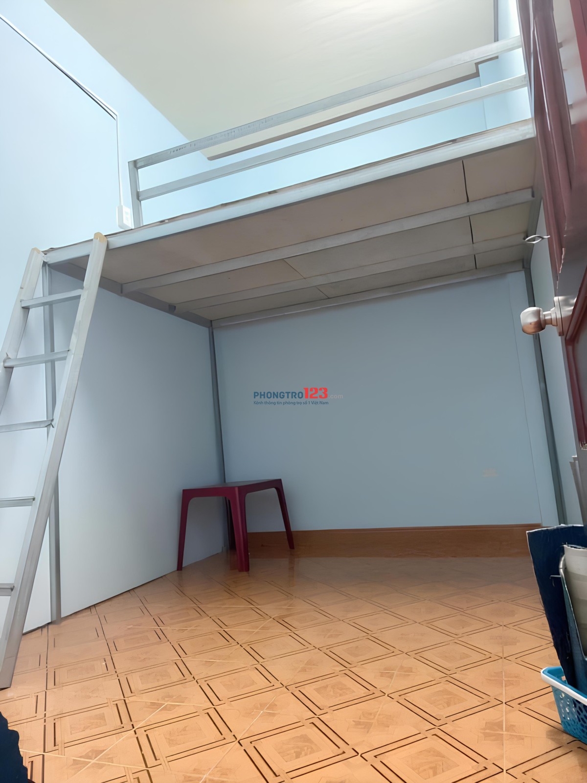 Phòng gác rộng & an ninh,có cửa sổ, qua Vincom Phan Văn Trị 2p đi xe