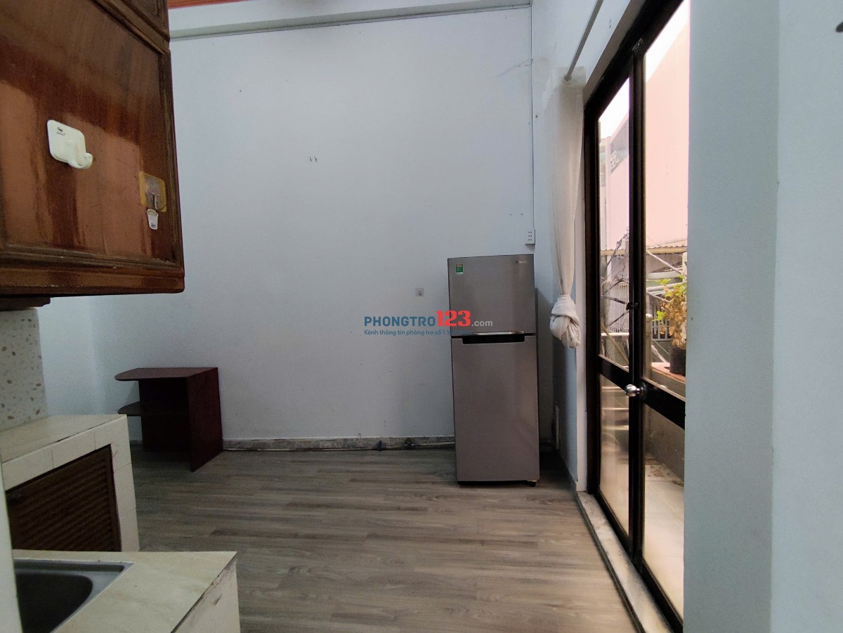 CHDV 1PN tách bếp ban công cửa sổ-Ng Trọng Tuyển PN