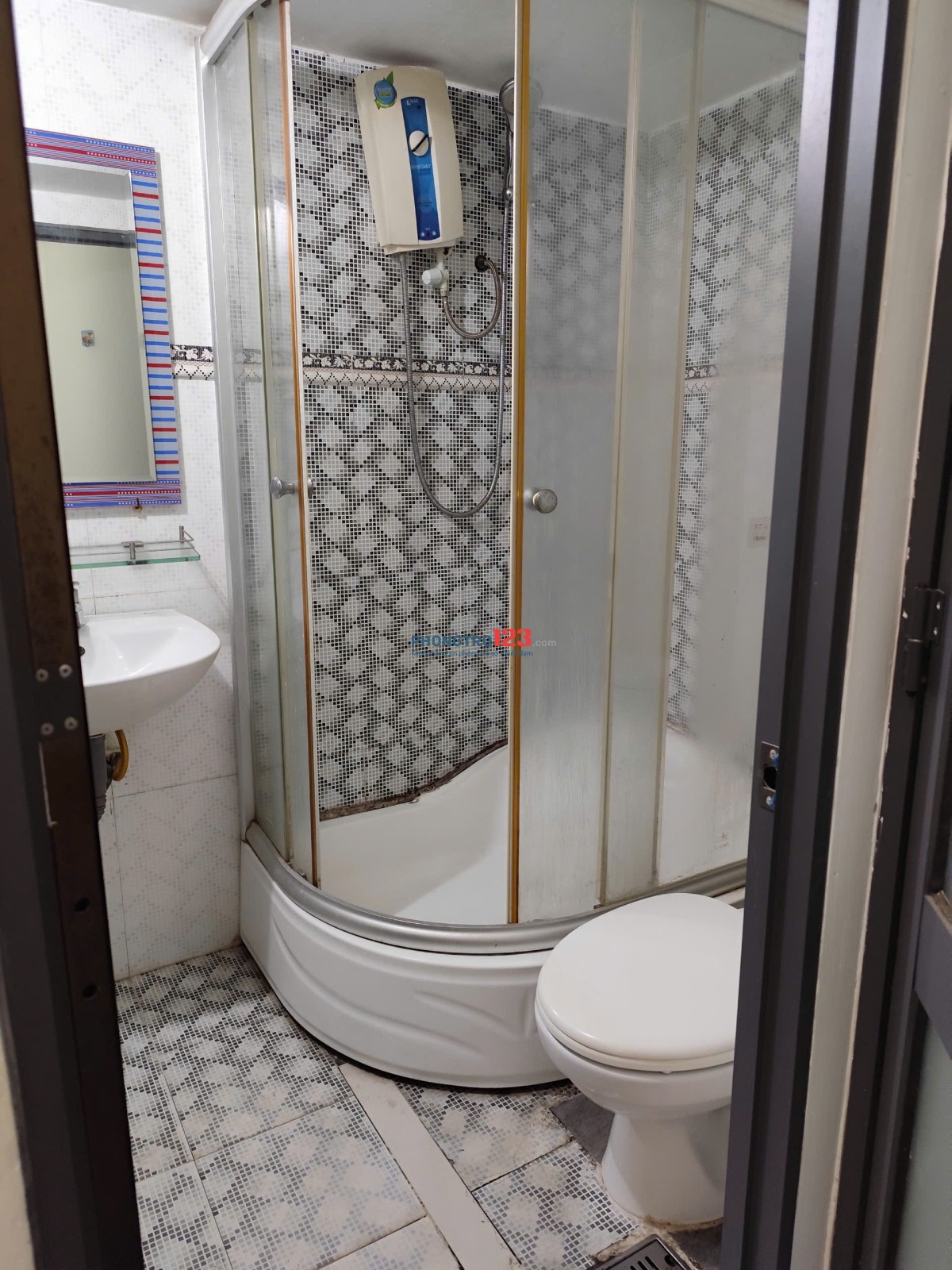 CHDV 1PN tách bếp ban công cửa sổ-Ng Trọng Tuyển PN