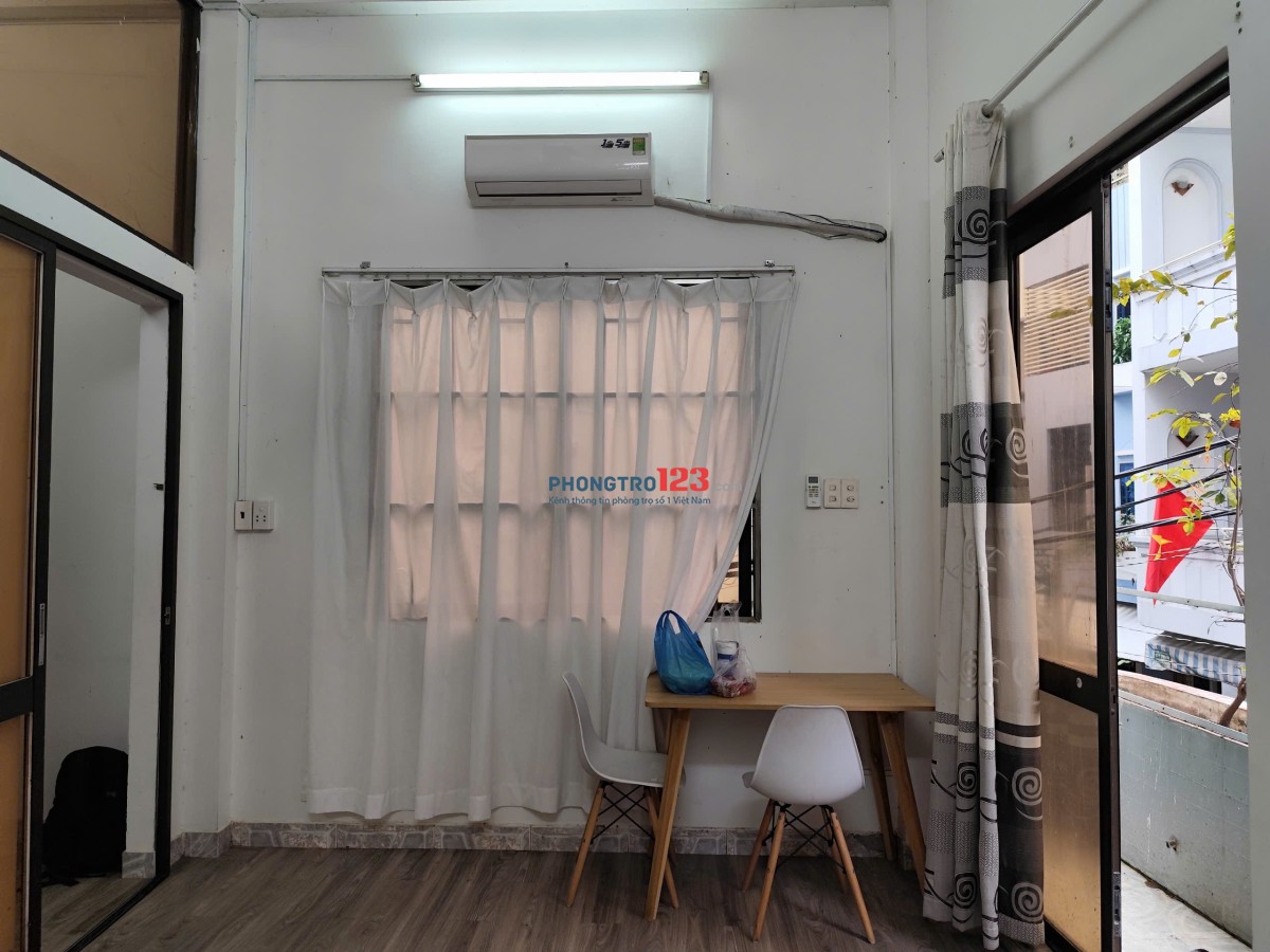 CHDV 1PN tách bếp ban công cửa sổ-Ng Trọng Tuyển PN