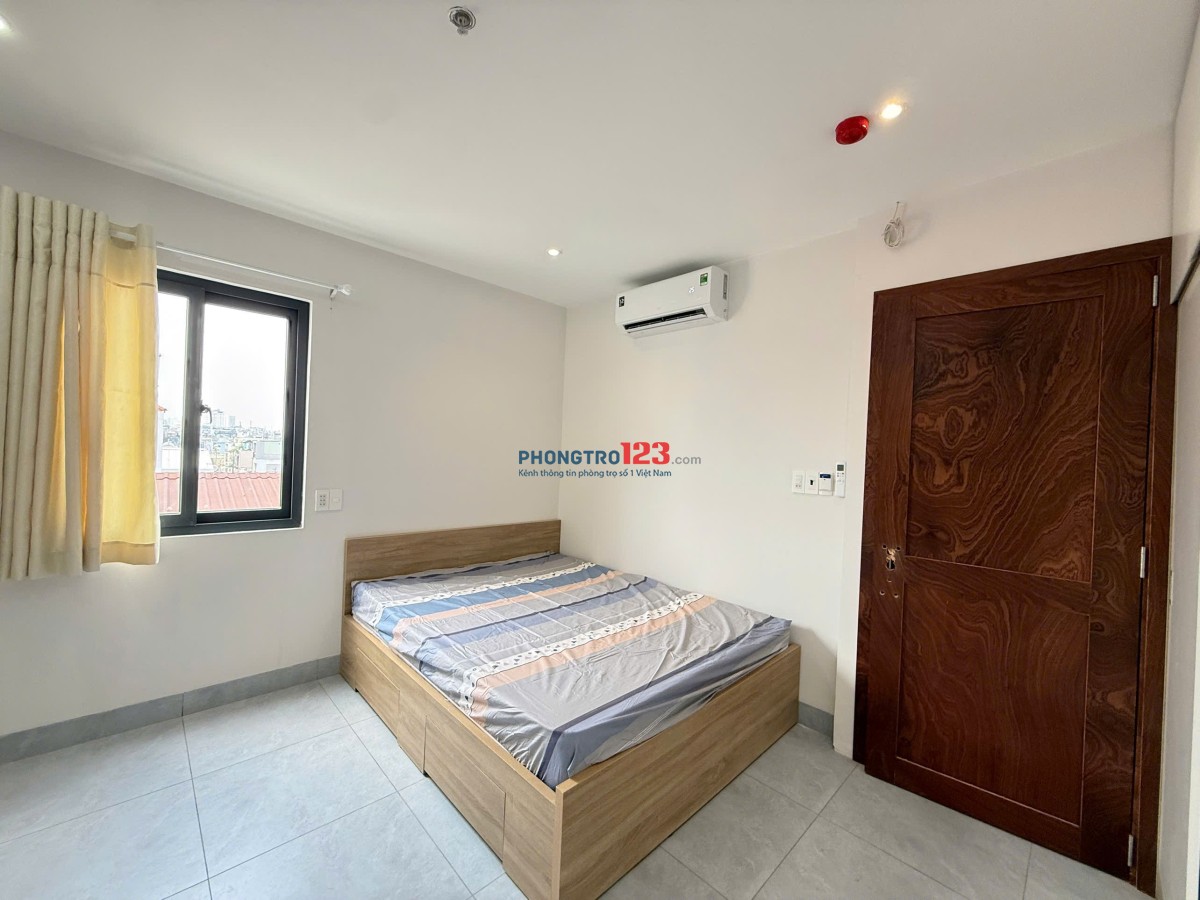 Khai trương phòng full nội thất, cửa sổ lớn - gần chợ Bà Chiễu, Phan Xích Long giáp Q1