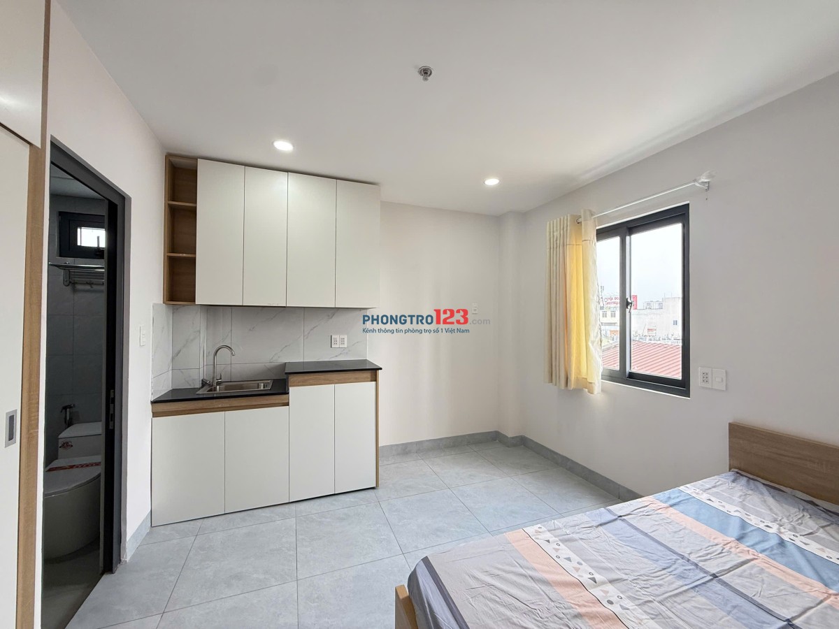 Khai trương phòng full nội thất, cửa sổ lớn - gần chợ Bà Chiễu, Phan Xích Long giáp Q1