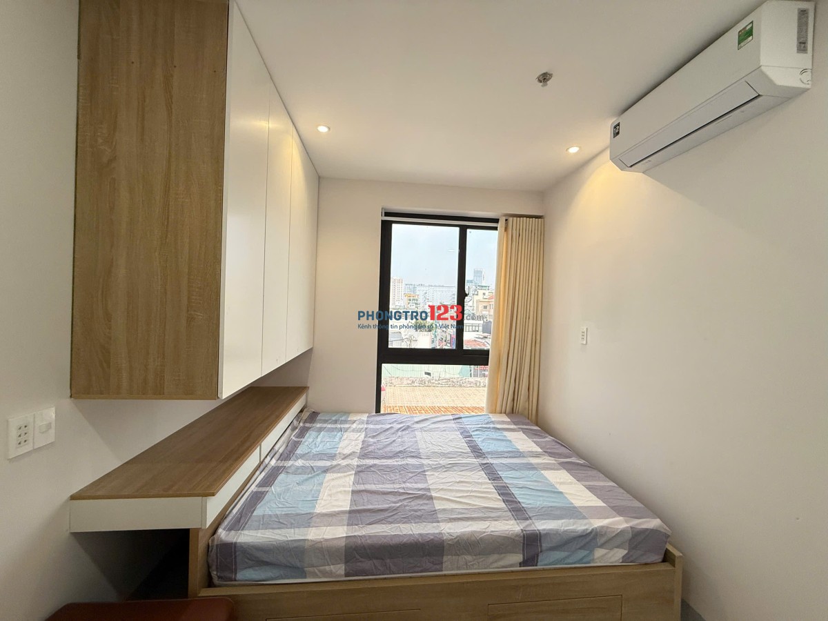 Khai trương phòng full nội thất, cửa sổ lớn - gần chợ Bà Chiễu, Phan Xích Long giáp Q1