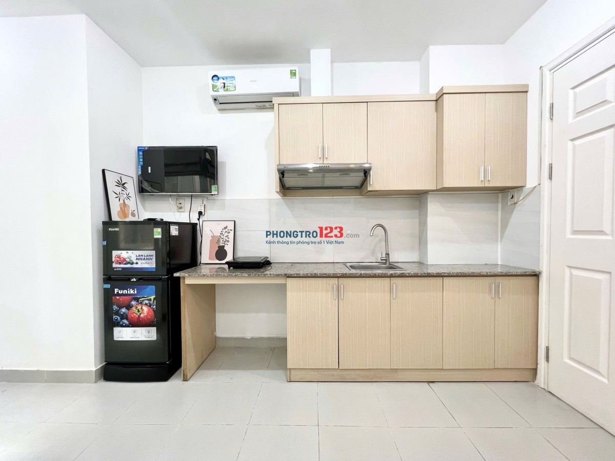 Cho Thuê Phòng Phú Nhuận giáp Q3, full nội thất, thang máy giá chỉ 5.5 triệu