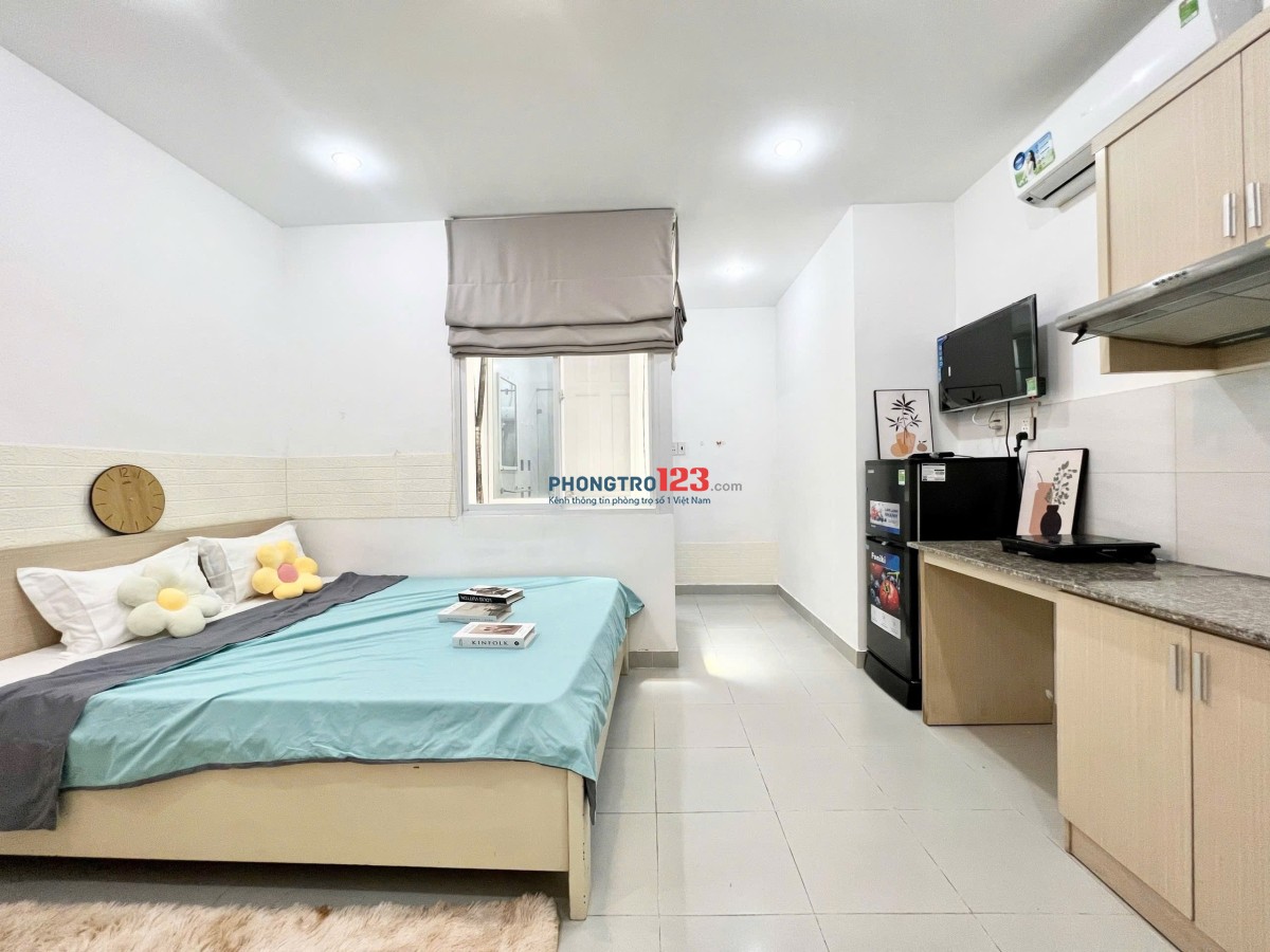 Cho Thuê Phòng Phú Nhuận giáp Q3, full nội thất, thang máy giá chỉ 5.5 triệu