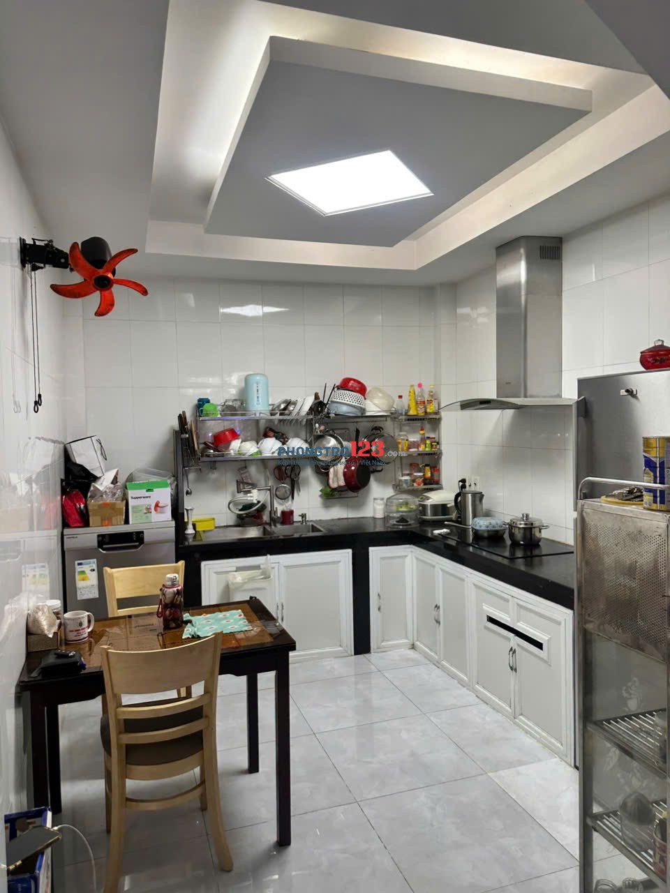 Cho thuê mặt bằng, văn phòng, nhà ở khu trung tâm HCQG