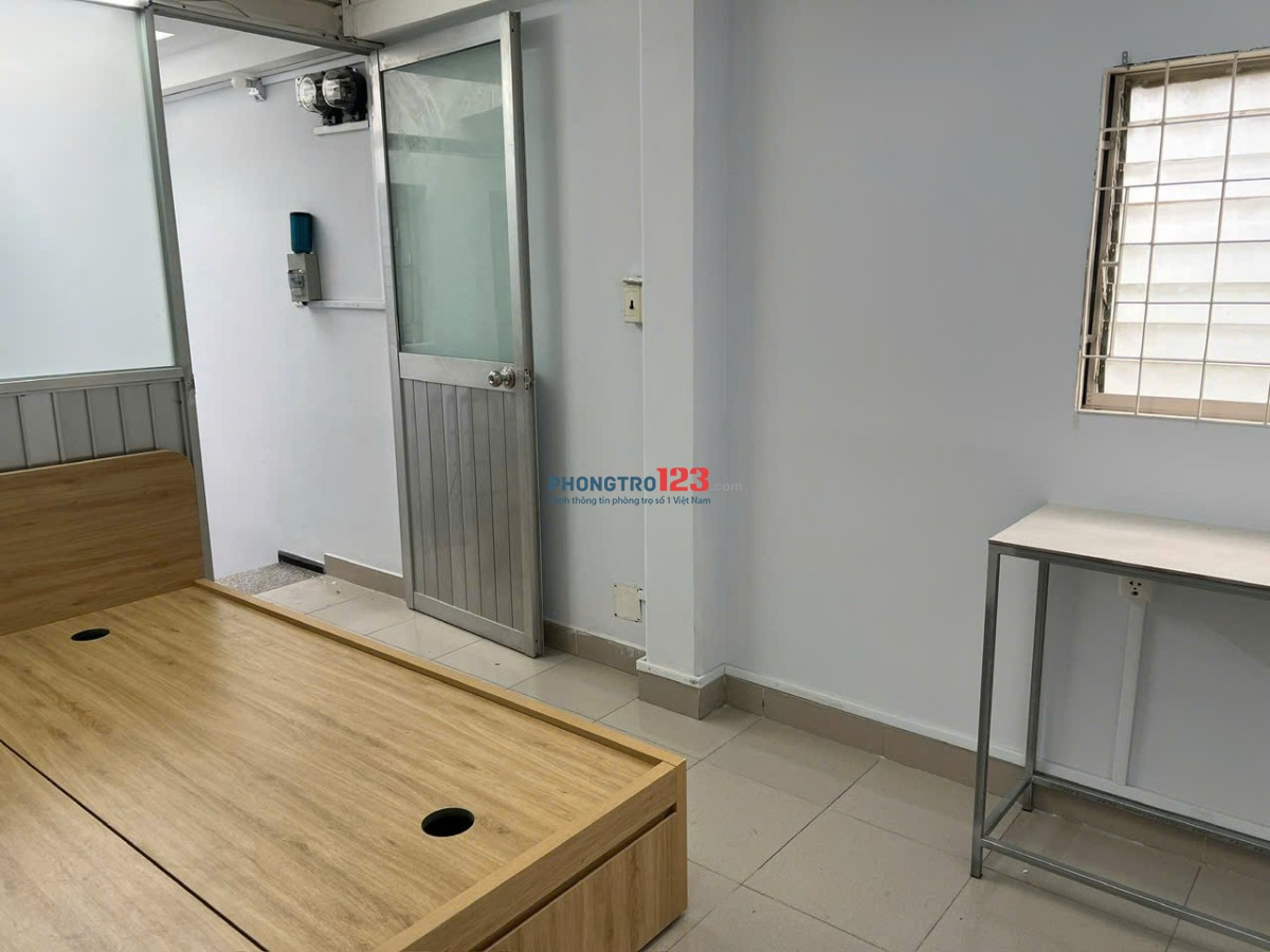 Phòng trọ mặt tiền trung tâm quận 3 ( cư xá Đô Thành) - 4,5 triệu
