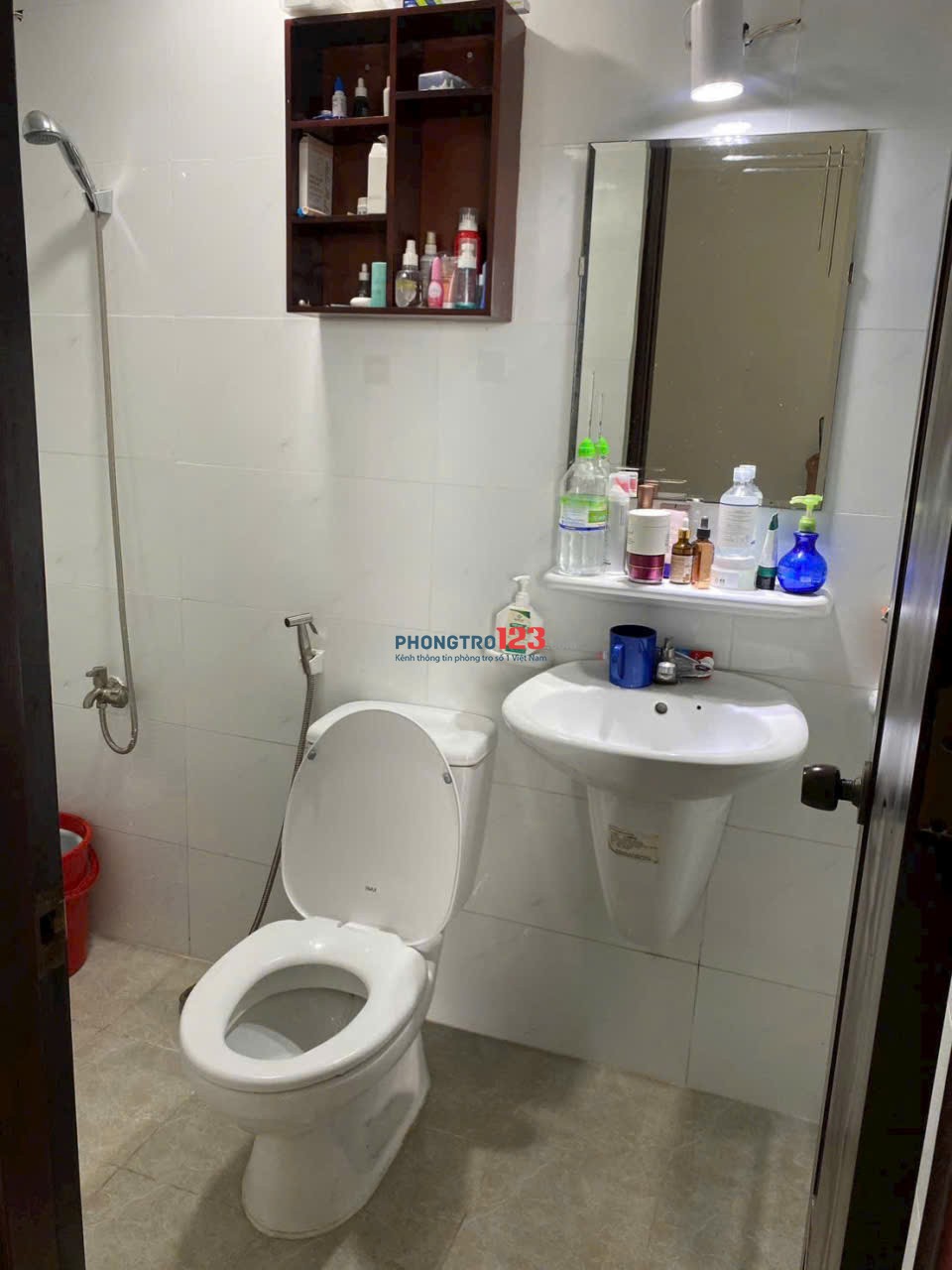 Chung cư 312 Lạc Long Quân, Q11: 2p ngủ, 2wc, full nội thất, 9tr