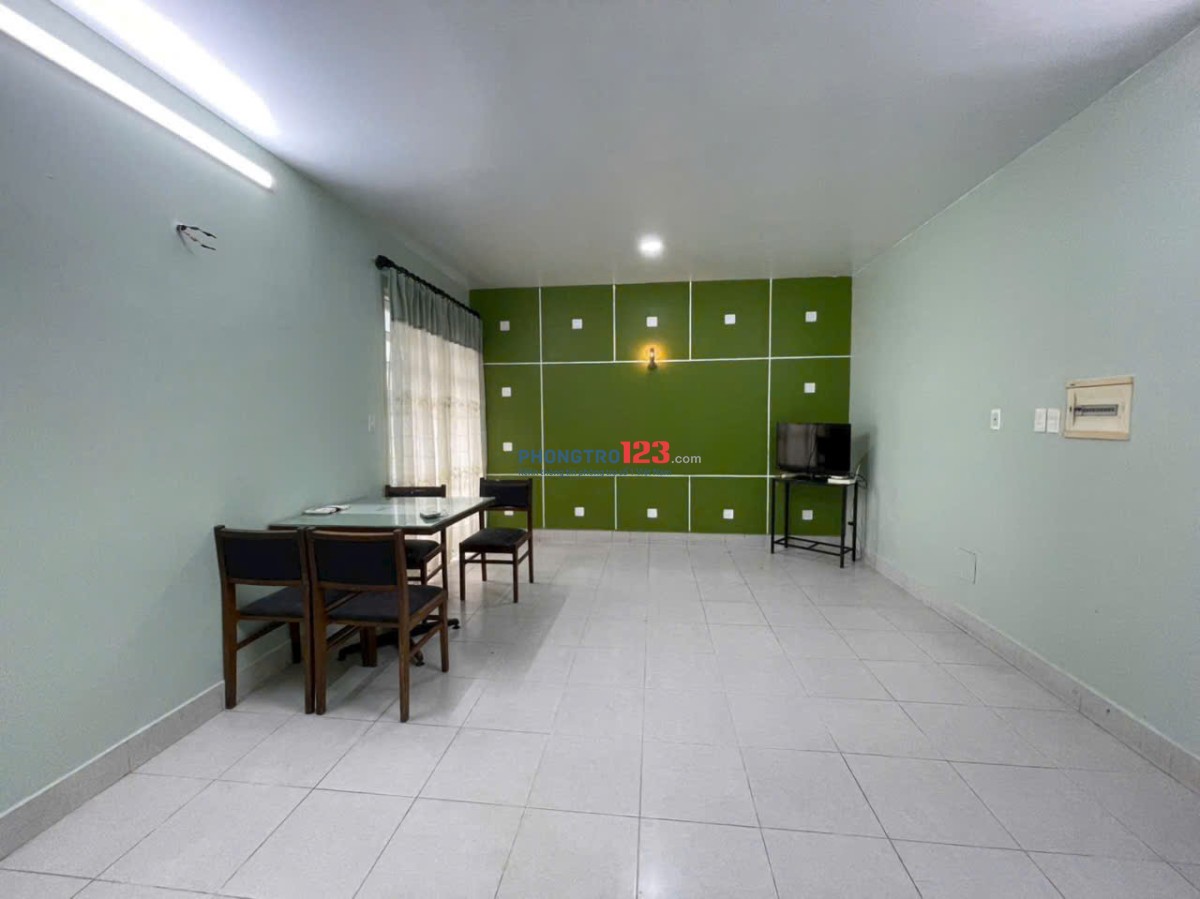 Chung cư 312 Lạc Long Quân, Q11: 2p ngủ, 2wc, full nội thất, 9tr