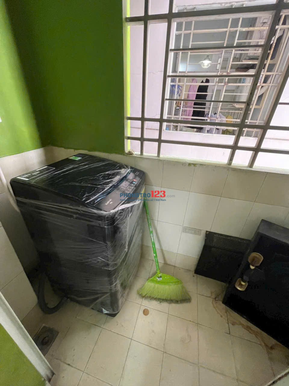 Chung cư 312 Lạc Long Quân, Q11: 2p ngủ, 2wc, full nội thất, 9tr