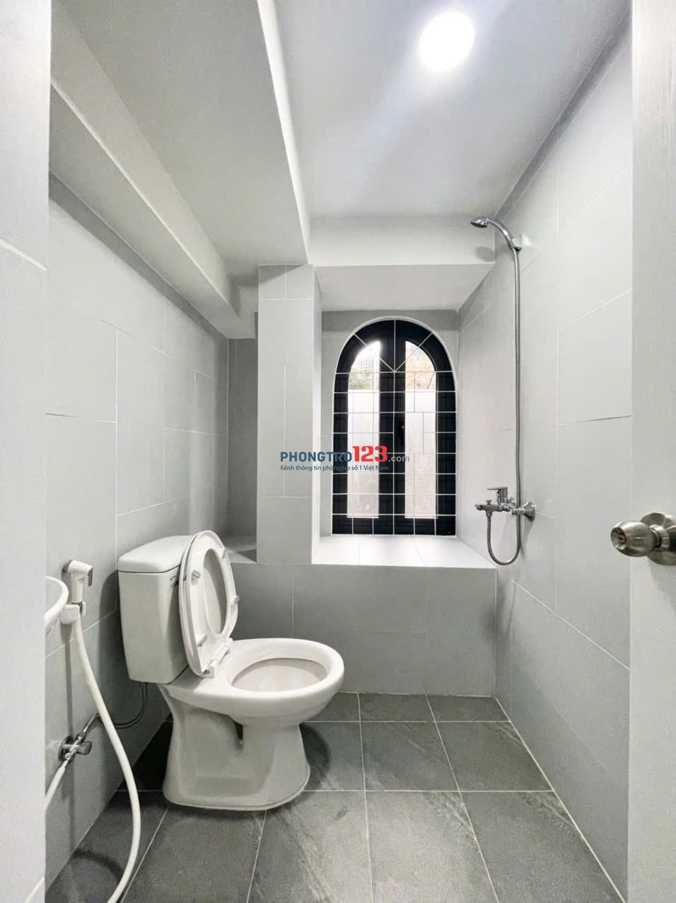 Cho Thuê Phòng Trọ Cửa Sổ Trời Thoáng Ngay Gần Cầu Calmette - Nguyễn Huệ - Cầu Ông Lãnh- Ba Son