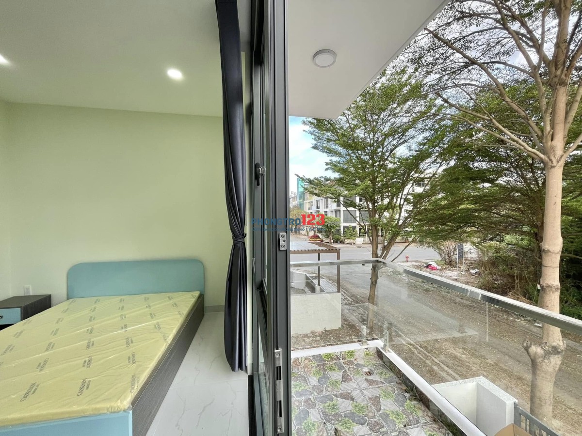 Cho thuê chdv Cát Lái gần citisoho, siêu rộng 30m2 ban công riêng Giá 4tr7 full nt ở được ngay 