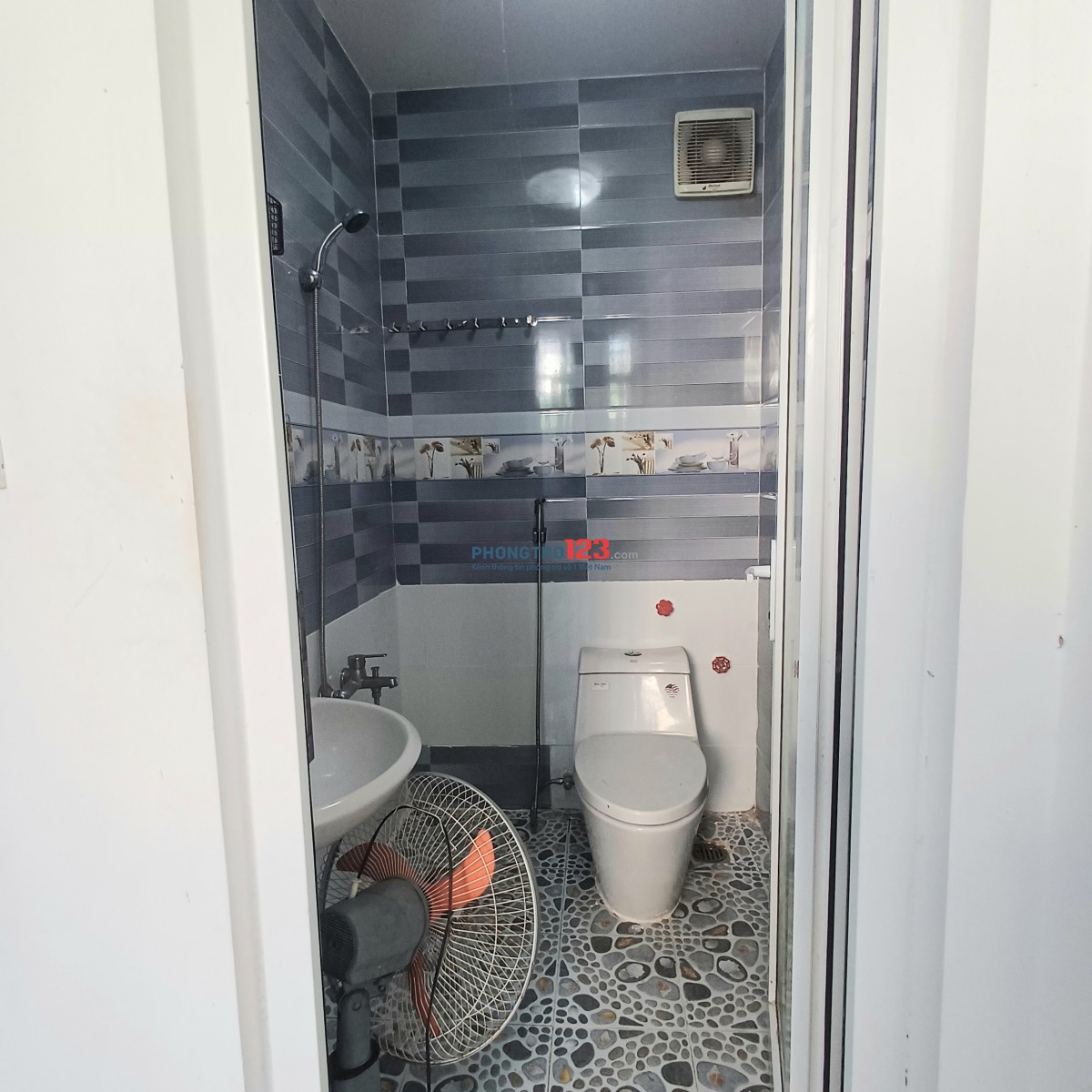 Studio Ban Công Full Nội Thất - Thang Máy, Hầm Xe - Hoàng Hoa Thám - Chỉ tính ️ và nước