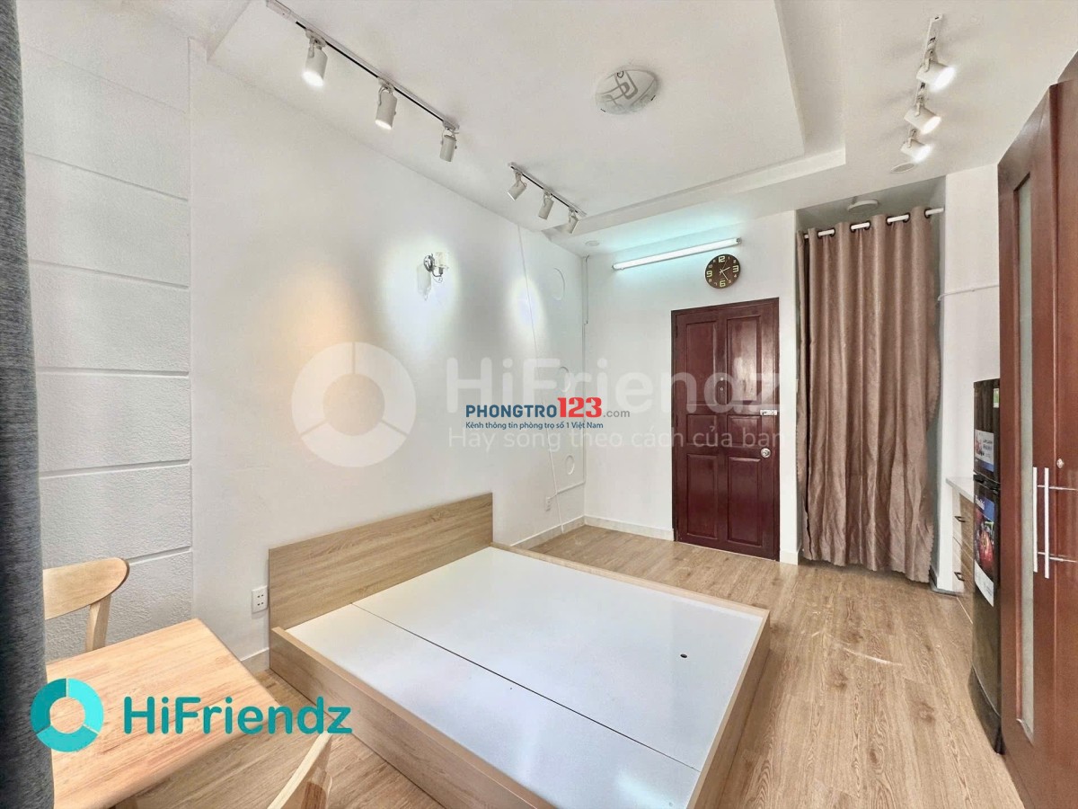 Cho thuê phòng ban công, cửa sổ lớn - gần Phan Xích Long giáp Q1, Q3