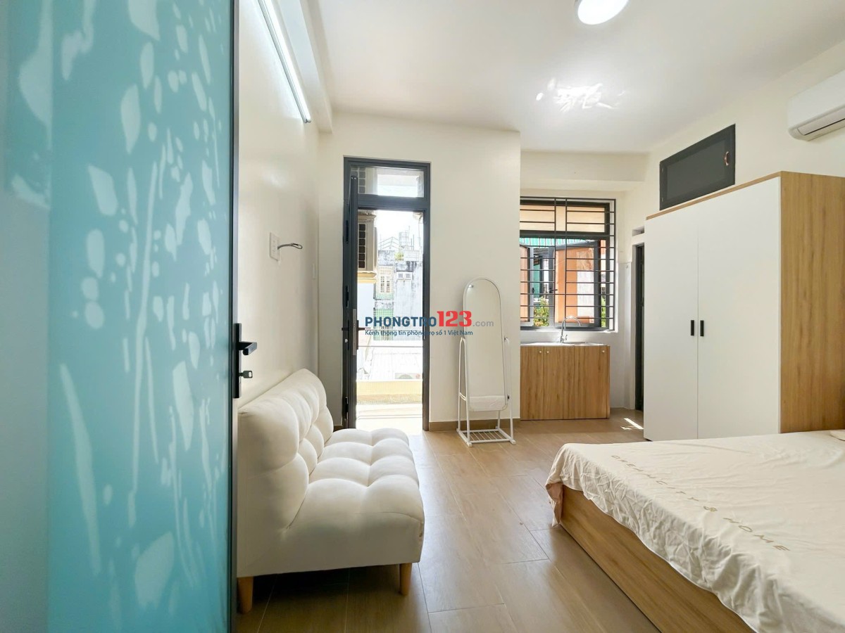 Cho Thuê Phòng Ban công Phú Nhuận gần Phan Xích Long, full nội thất