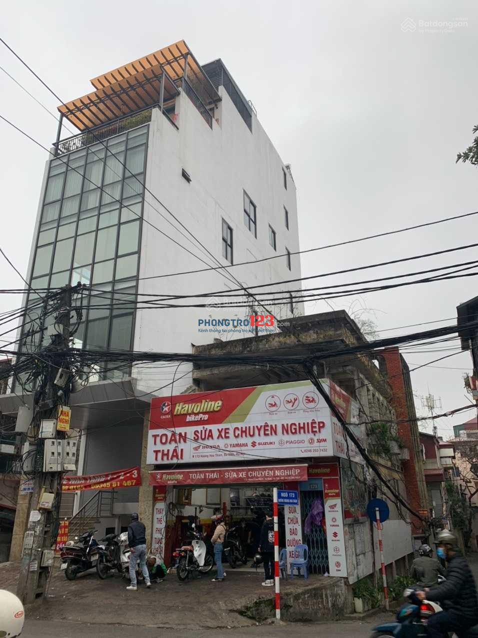 Cho thuê văn phòng toà nhà 9 tầng (100m2) mặt đường Hoàng Hoa Thám-HN