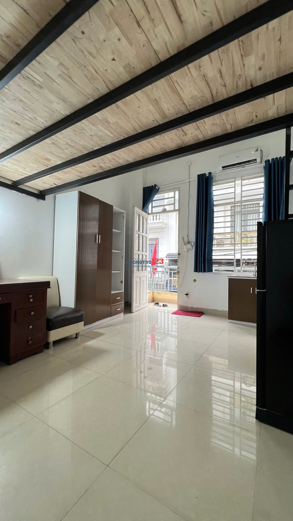 PHÒNG TRỌ GÁC CAO - BAN CÔNG - CÓ MÁY LẠNH - GẦN CÔNG VIÊN PHÂN MỀM - GIAO THÔNG VẬN TẢI