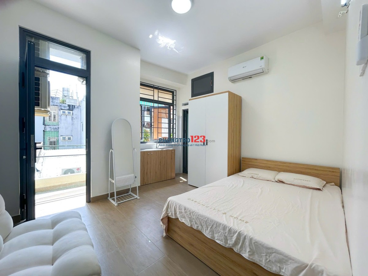 Cho Thuê Phòng Ban công Phú Nhuận gần Phan Xích Long, full nội thất