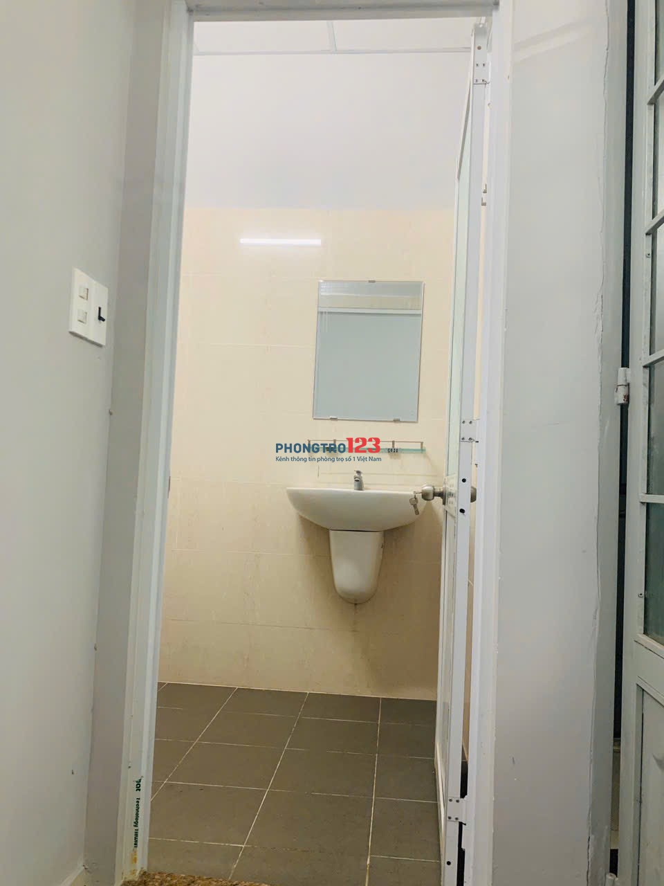 Phòng trọ đầy đủ nội thất trung tâm quận 10