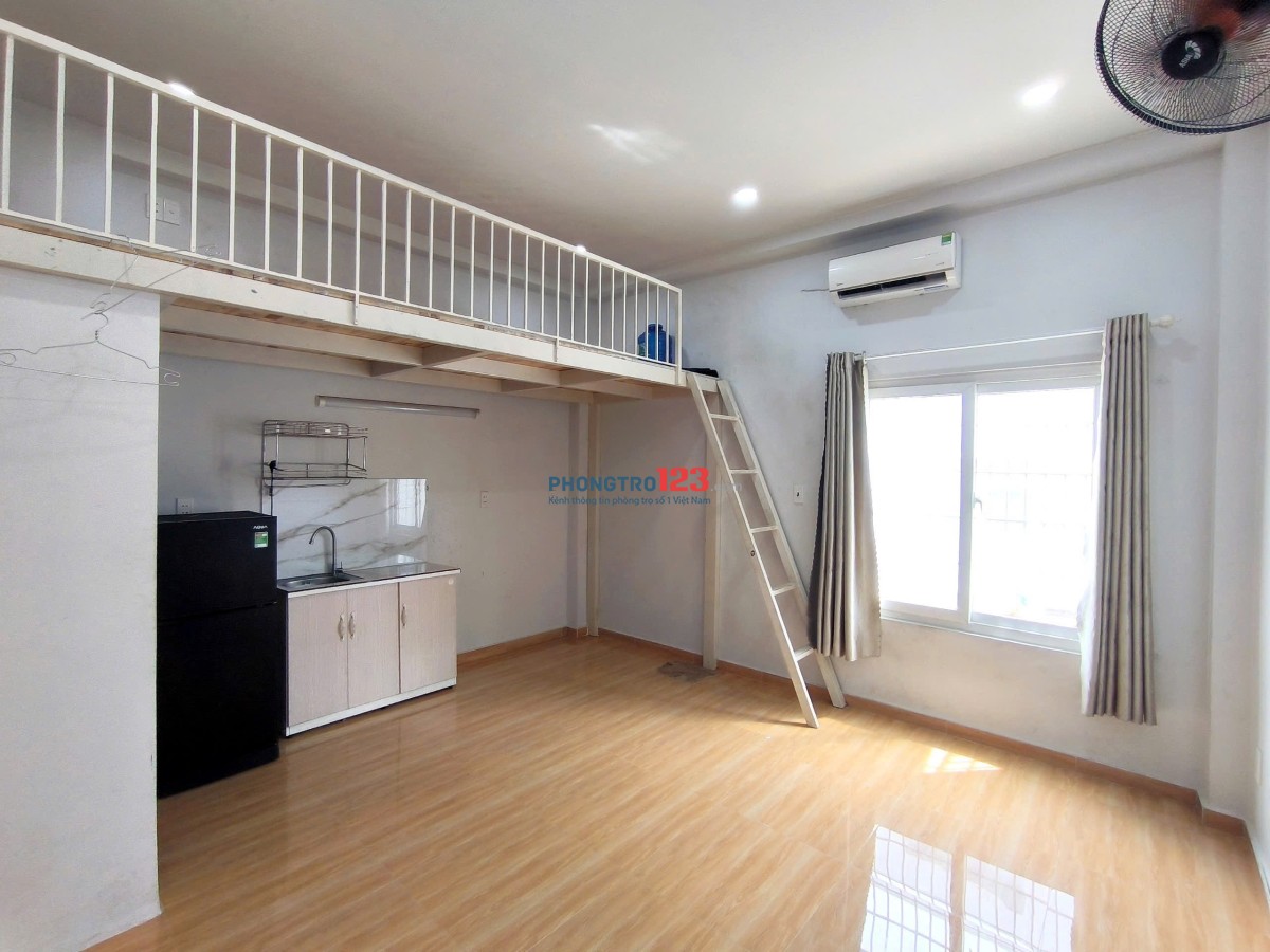 Căn hộ duplex, full nội thất, cửa sổ thoáng, ngay chợ thạch đà.