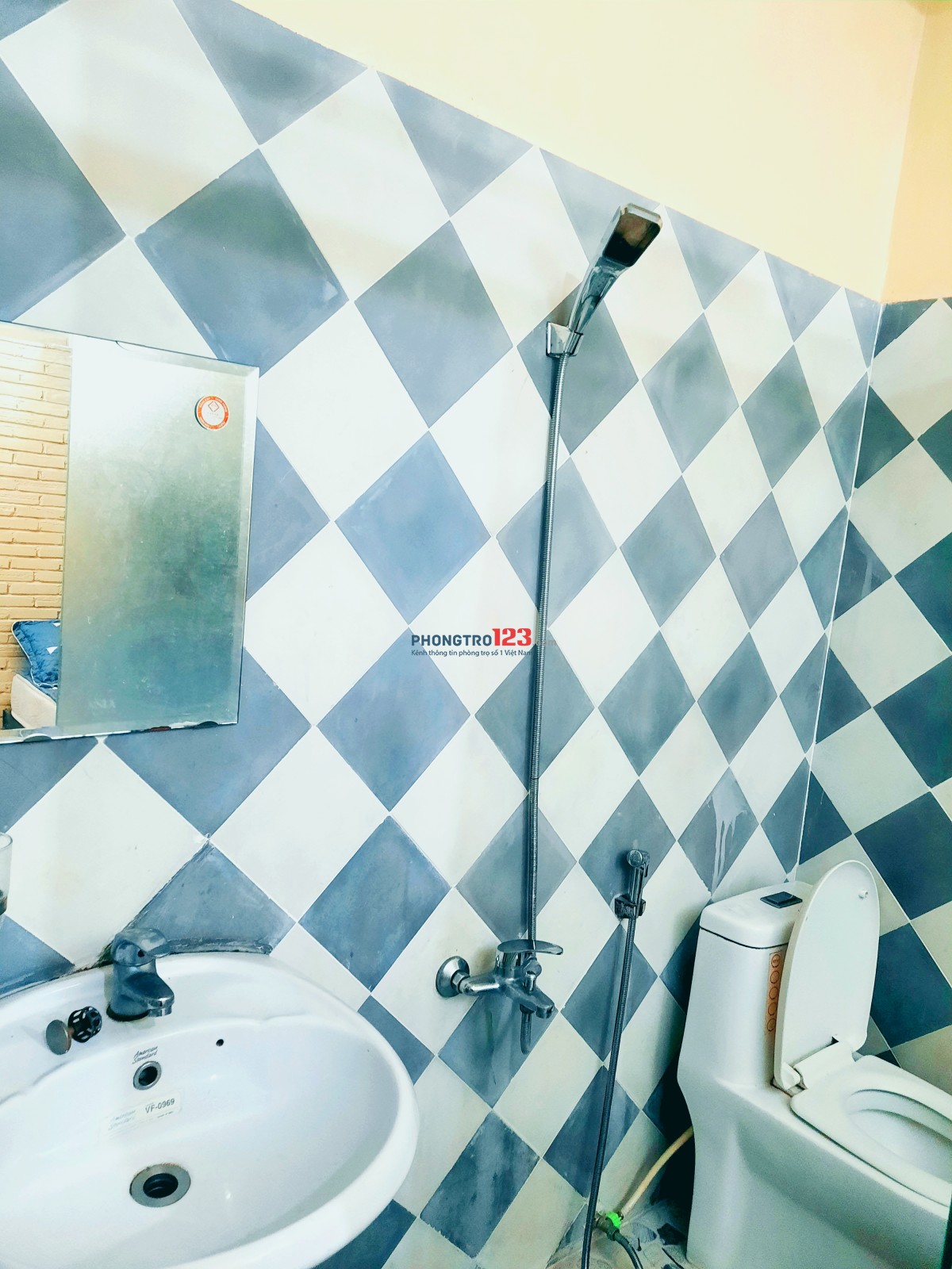 Cho Thuê Phòng Q1, full nội thất. tolet riêng,2tr800