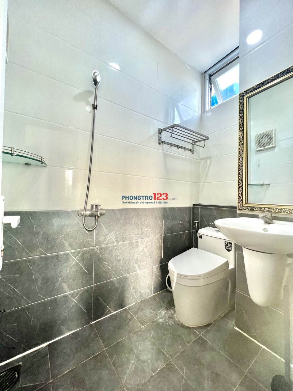 PHÒNG NEW CỬA SỔ TRỜI - LẠC LONG QUÂN GIAO ÂU CƠ