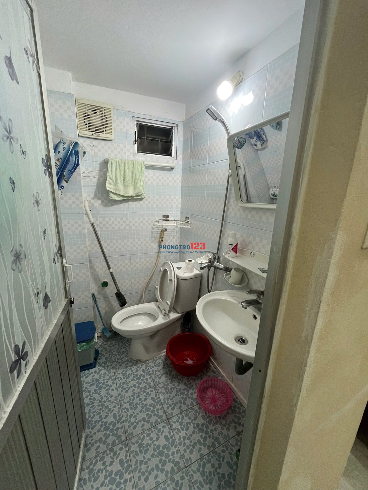 Cho thuê phòng 32m2 khu Kim Mã đầy đủ nội thất