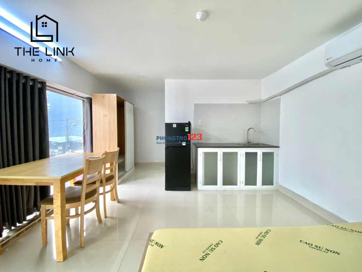 TRỌ BÌNH THẠNH GẦN NGÃ TƯ HÀNG XANH Q3, Q2 STUDIO 32m2 CỬA SỔ SÁNG Ở UNG VĂN KHIÊM - BÌNH THẠNH