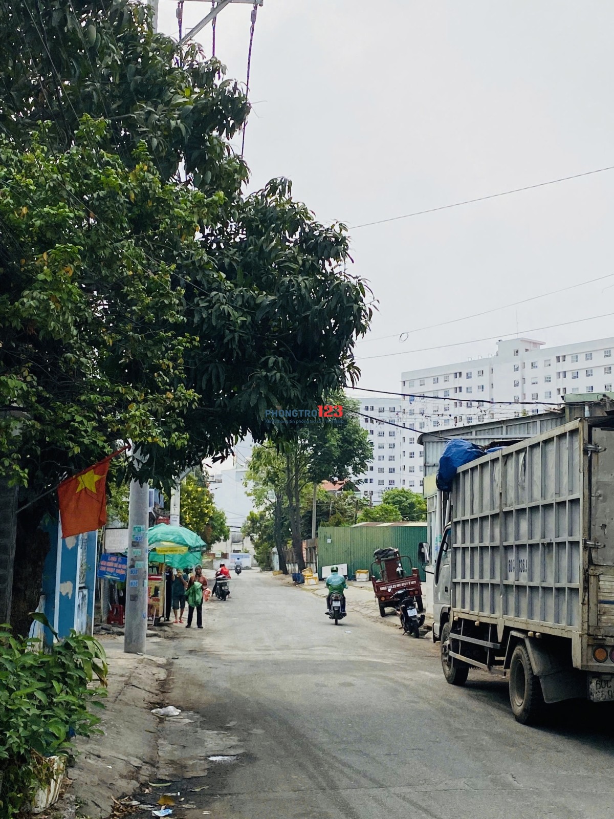 Nhà phố cho thuê, 1 trệt 1 lầu, có chỗ đậu ô tô, full nội thất, vô ở ngay, khu dân trí cao