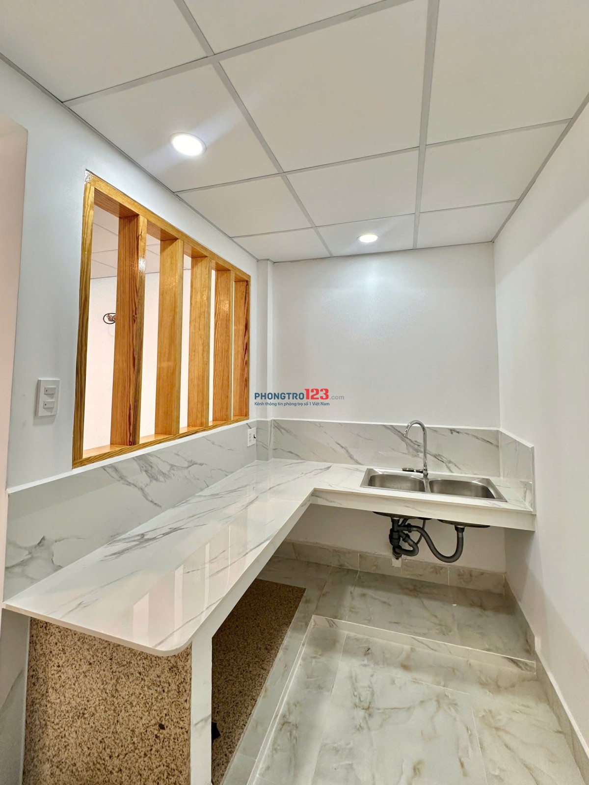 Nhà nguyên căn mới tinh, 2 phòng ngủ, hẻm xe hơi đường Huỳnh Thiện Lộc, Tân Phú.