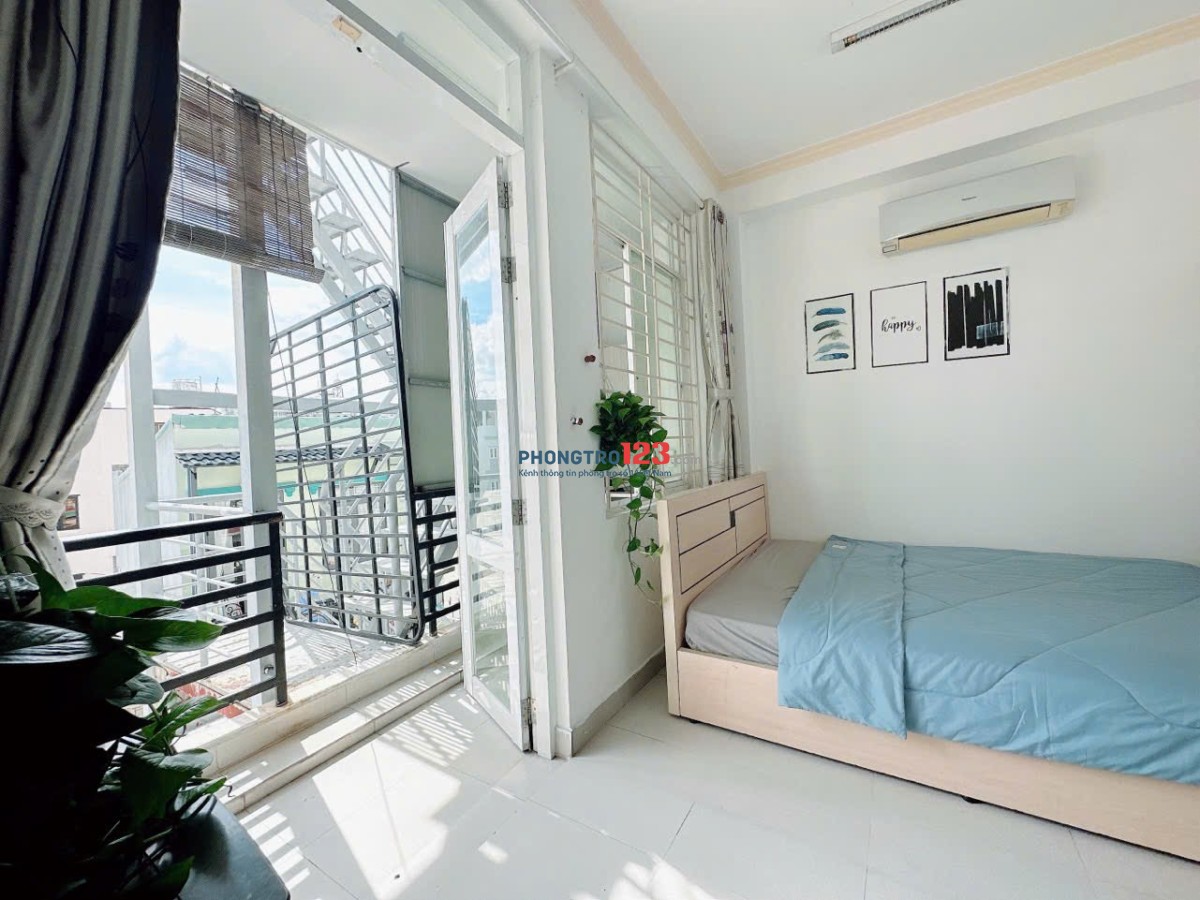 Cho thuê phòng full nội thất, bancon thoáng - gần chợ Bà Chiễu, Phan Xích Long giáp Q1