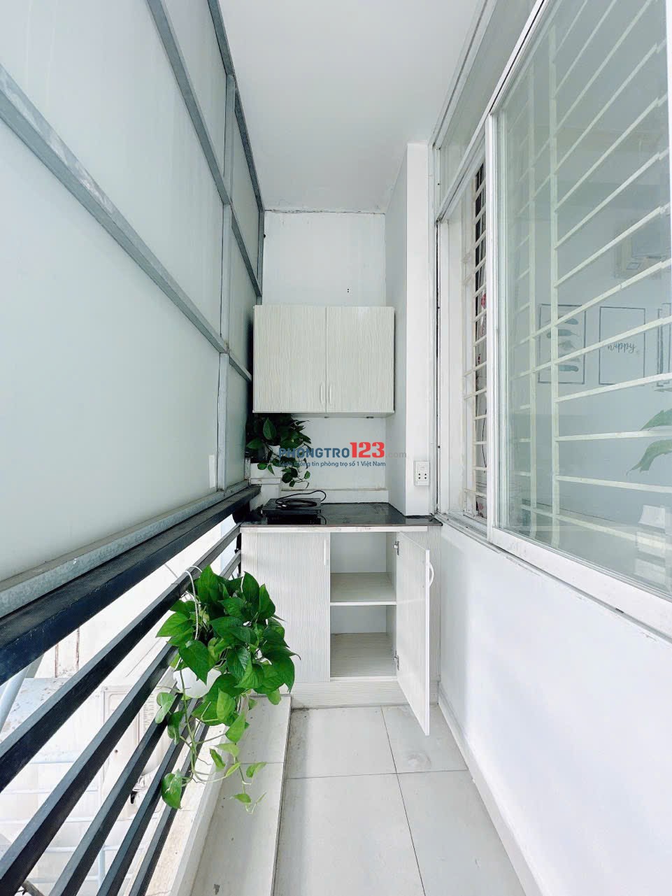 Cho thuê phòng full nội thất, bancon thoáng - gần chợ Bà Chiễu, Phan Xích Long giáp Q1