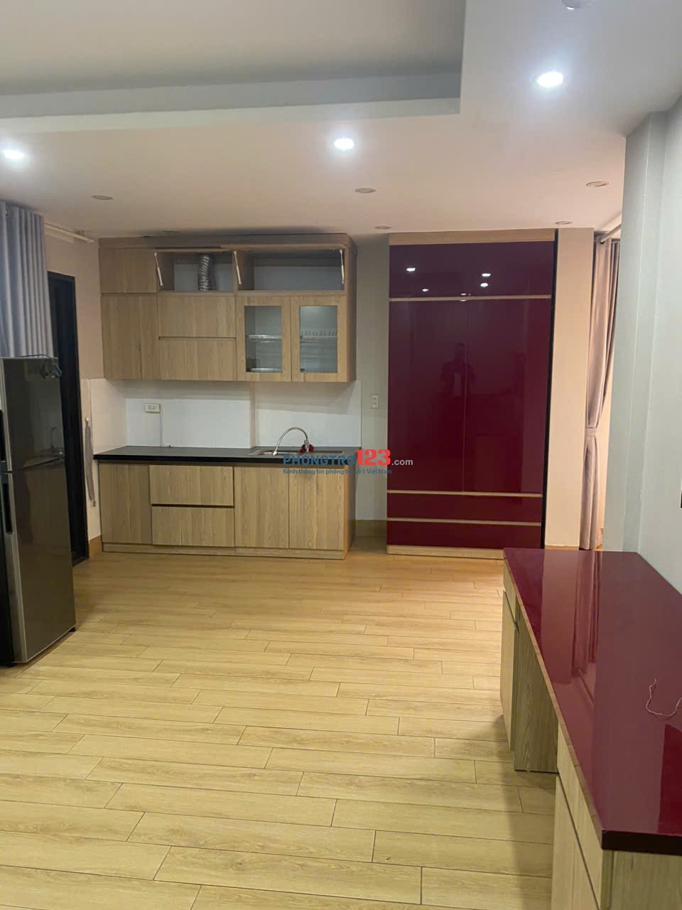 Cho thuê Căn hộ Apartment 1N1K tại ngõ 294 Kim Mã, Ba Đình. Ngõ nông rộng ô tô vào nhà. Chỉ 10tr