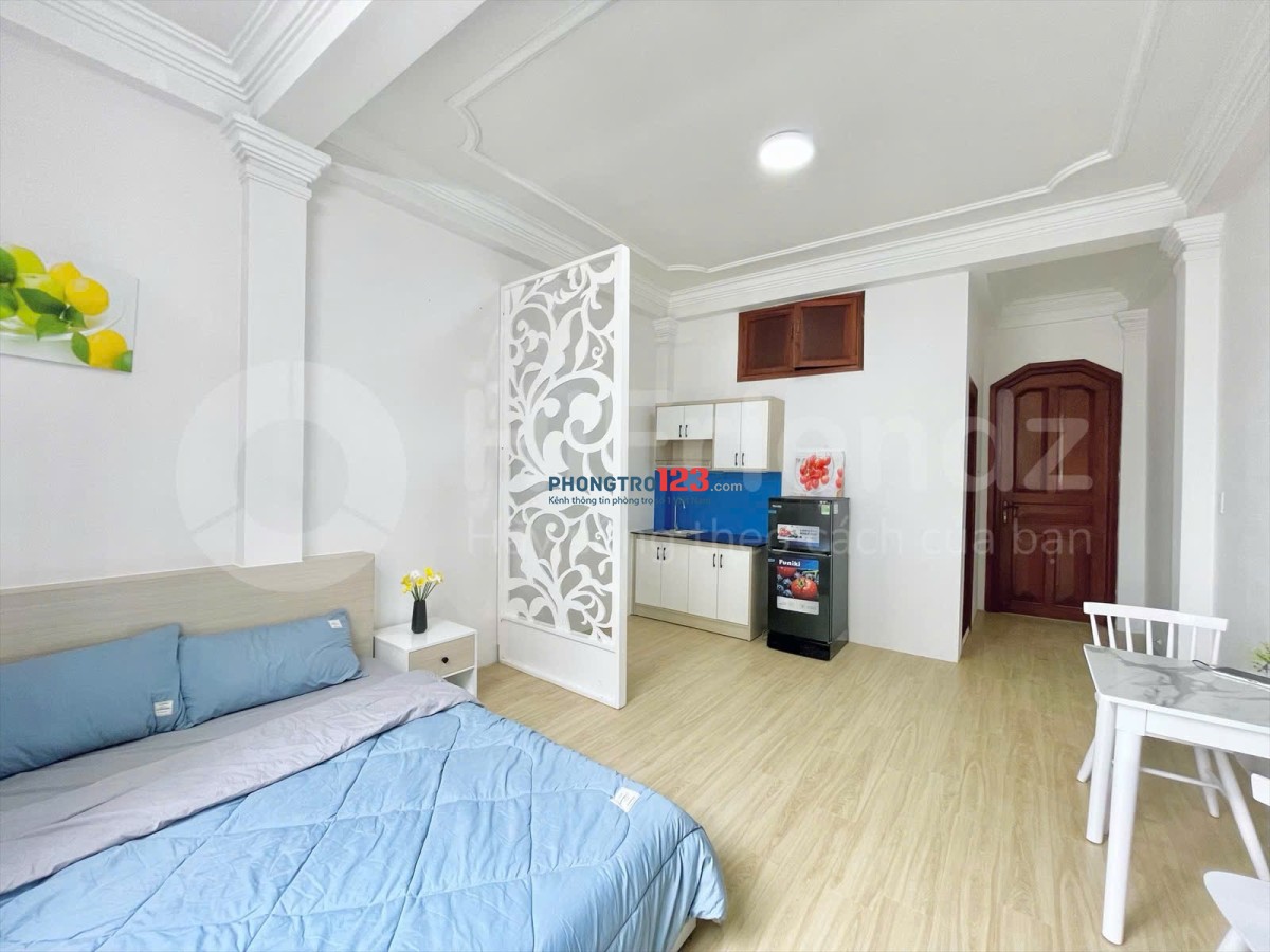 Cho Thuê Phòng Bình Thạnh Rộng 35m2, Tách bếp, Cửa sổ lớn gần Ngã Tư Hàng Xanh, Ngoại Thương