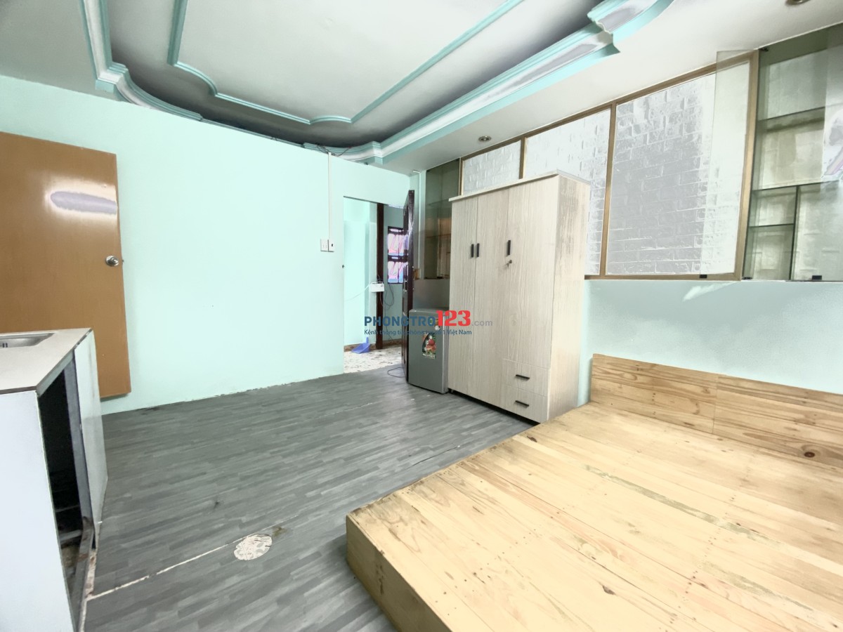 Cho thuê phòng trọ giá rẻ, nhà ít phòng, thông thoáng - ngay công viên Làng Hoa