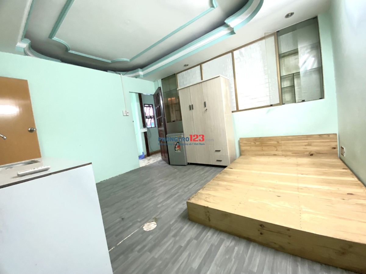 Cho thuê phòng trọ giá rẻ, nhà ít phòng, thông thoáng - ngay công viên Làng Hoa