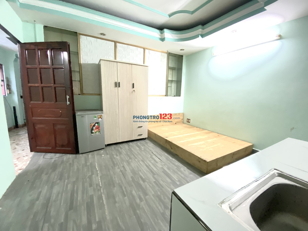 Cho thuê phòng trọ giá rẻ, nhà ít phòng, thông thoáng - ngay công viên Làng Hoa