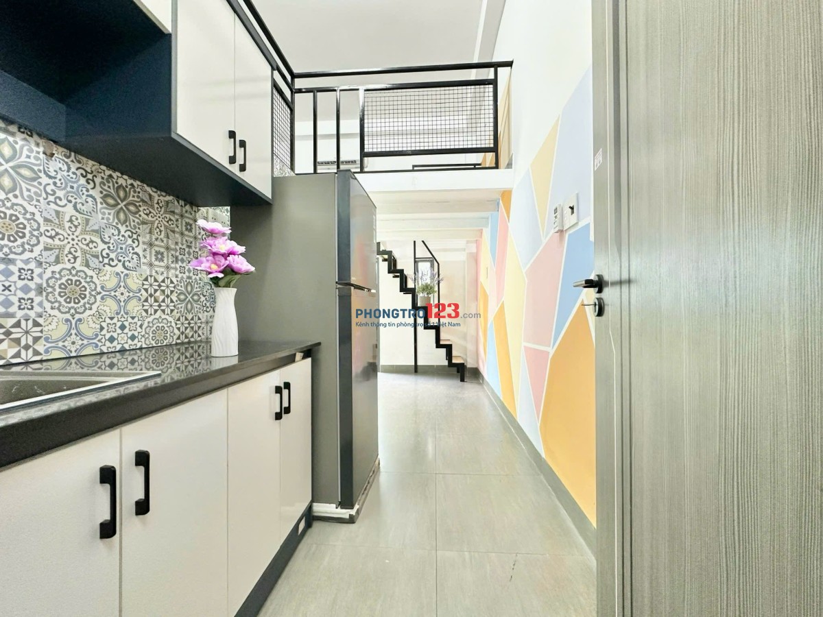 Phòng trọ Cực Rộng, Gác Cao m8, Full nội thất. Ở được 3-4 người. Ban công thoáng gần Mai Chí Thọ