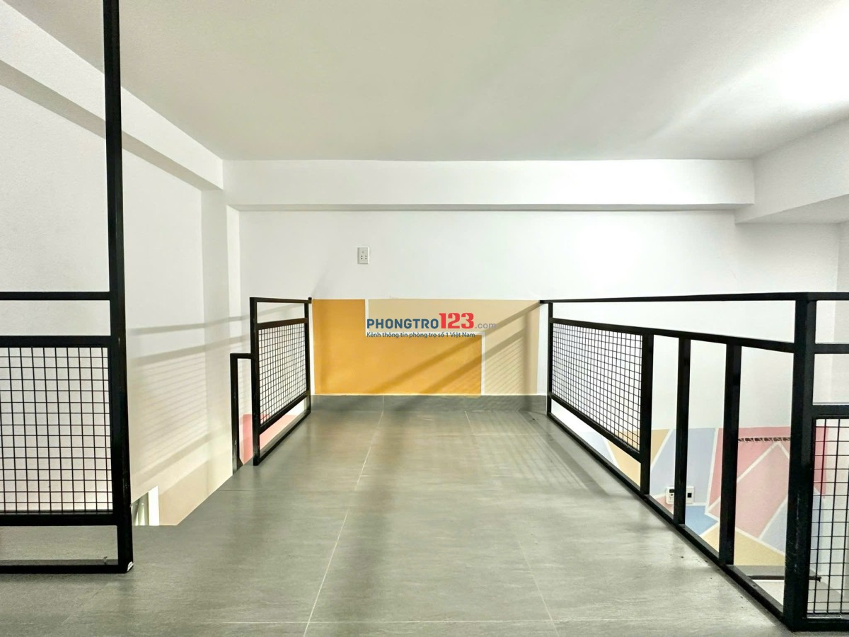 Phòng trọ Cực Rộng, Gác Cao m8, Full nội thất. Ở được 3-4 người. Ban công thoáng gần Mai Chí Thọ
