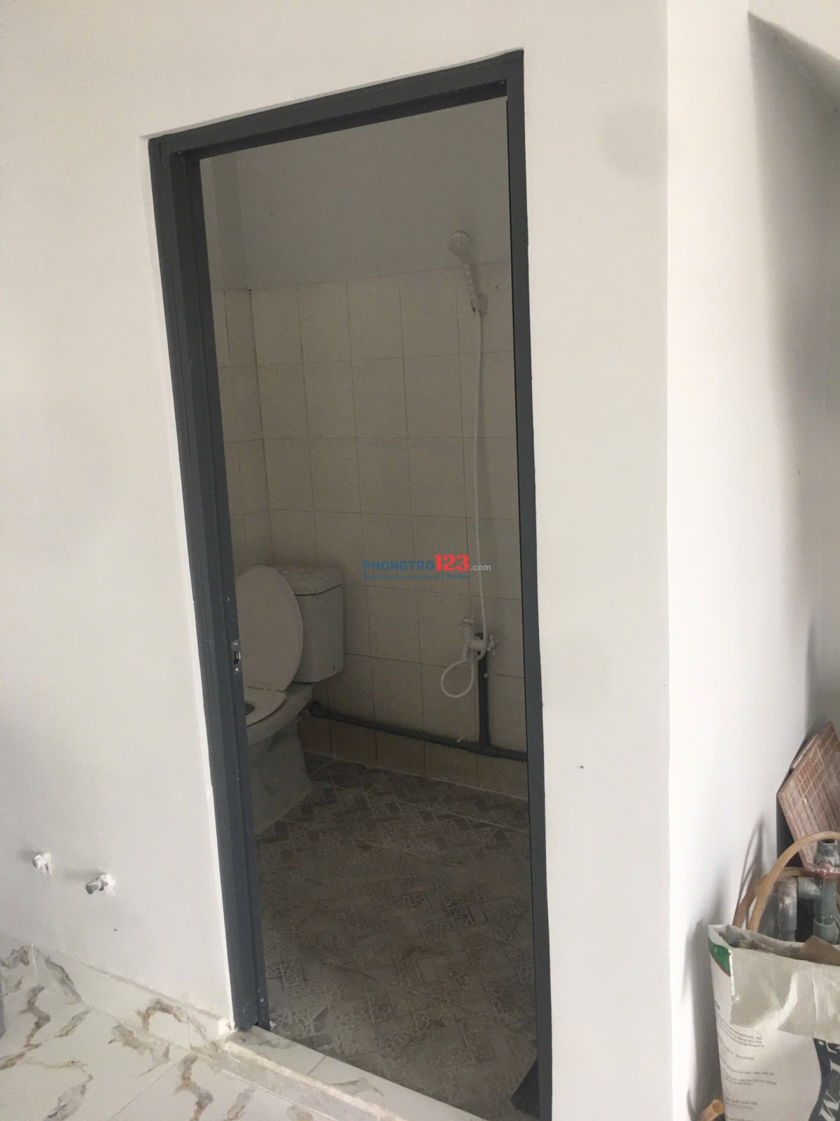 Cho thuê phòng ở, đường lớn rộng