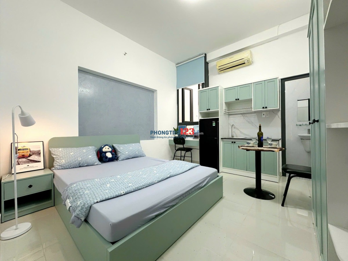 TRỌ BÌNH THẠNH GẦN NGÃ TƯ HÀNG XANH,ĐH NGOẠI THƯƠNG HIU.UEF - STUDIO 32m2 FULL NỘI THẤT ,THANG MÁY