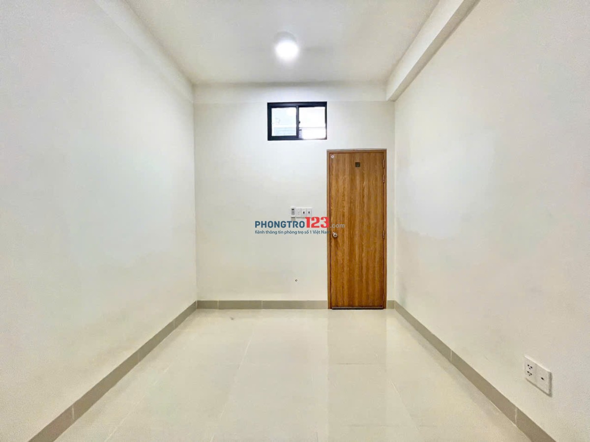 Phòng tiện nghi tòa nhà mới xây sạch sẽ trang thiết bị mới Bùi Đình Túy gần CV Gia Định