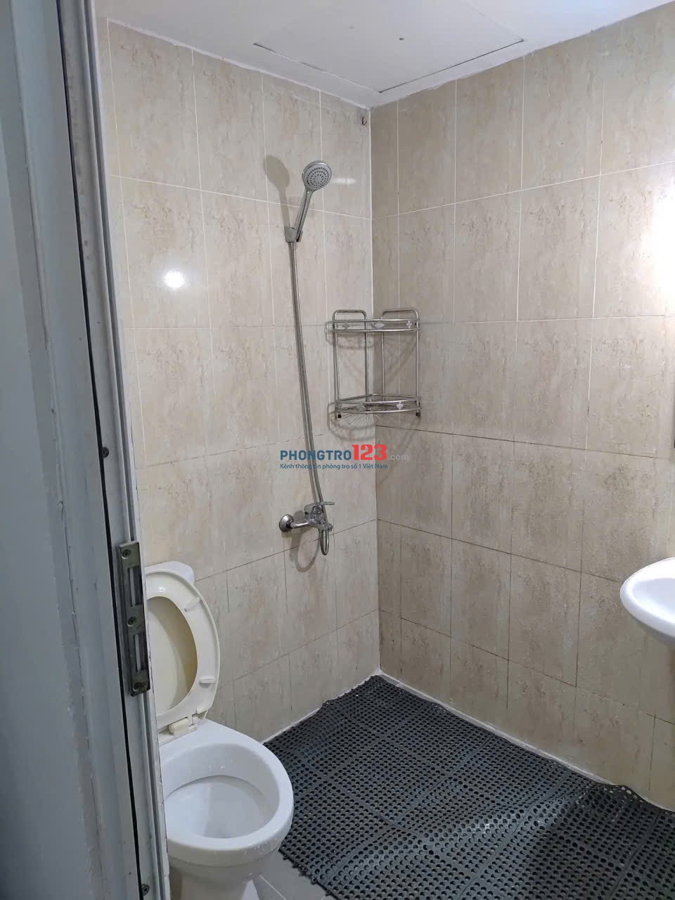 Căn 2p ngủ C/c 10A Trần Nhật Duật rộng 68m2, NTCB, giá 11,5tr/th