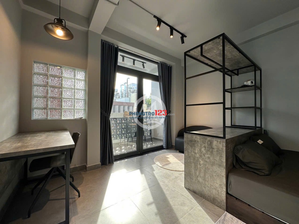 Căn Hộ 1PN Ban Công 55m2. Khu An Ninh Tuyệt Đối, Gần Công Anh Thành Phố. Gần Pull Man, Smart View