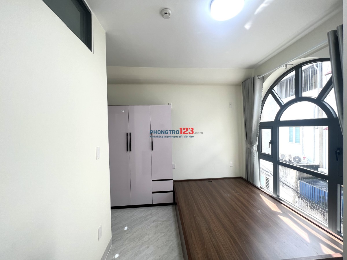 Căn Hộ Ban Công ngay ngã tư Thủ Đức