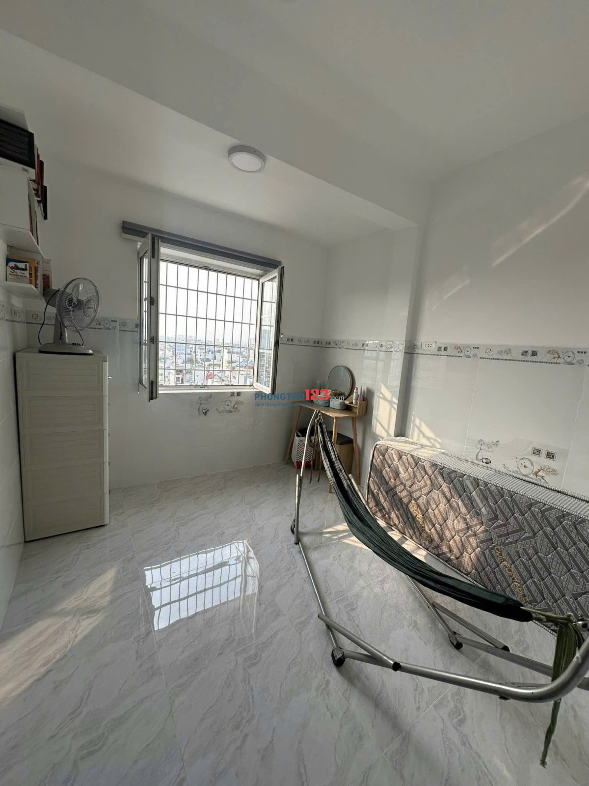 Chung cư Trần Nhật Duật, p3, BT, 70m2, 2PN, 1WC, NTCB, giá 11tr/th.