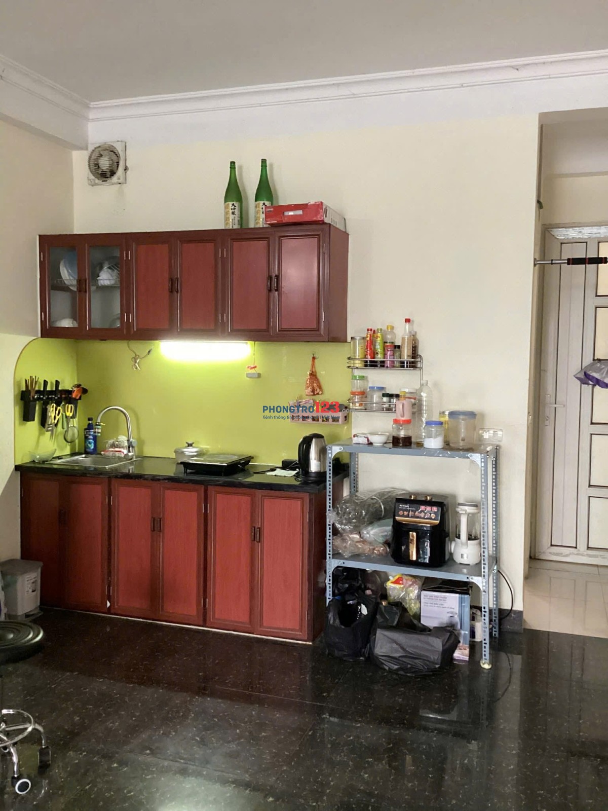 Cho thuê phòng view hồ thoáng mát, đủ đồ