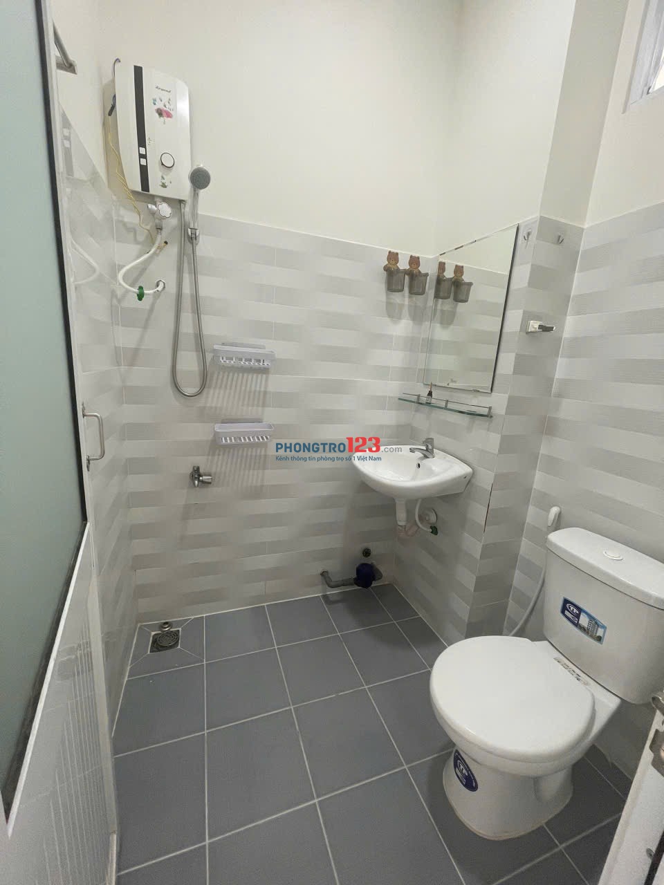 Cho thuê căn hộ Studio Ban công thoáng Q4 gần ĐH Luật, ĐH Nguyễn Tất Thành, cầu Khánh Hội